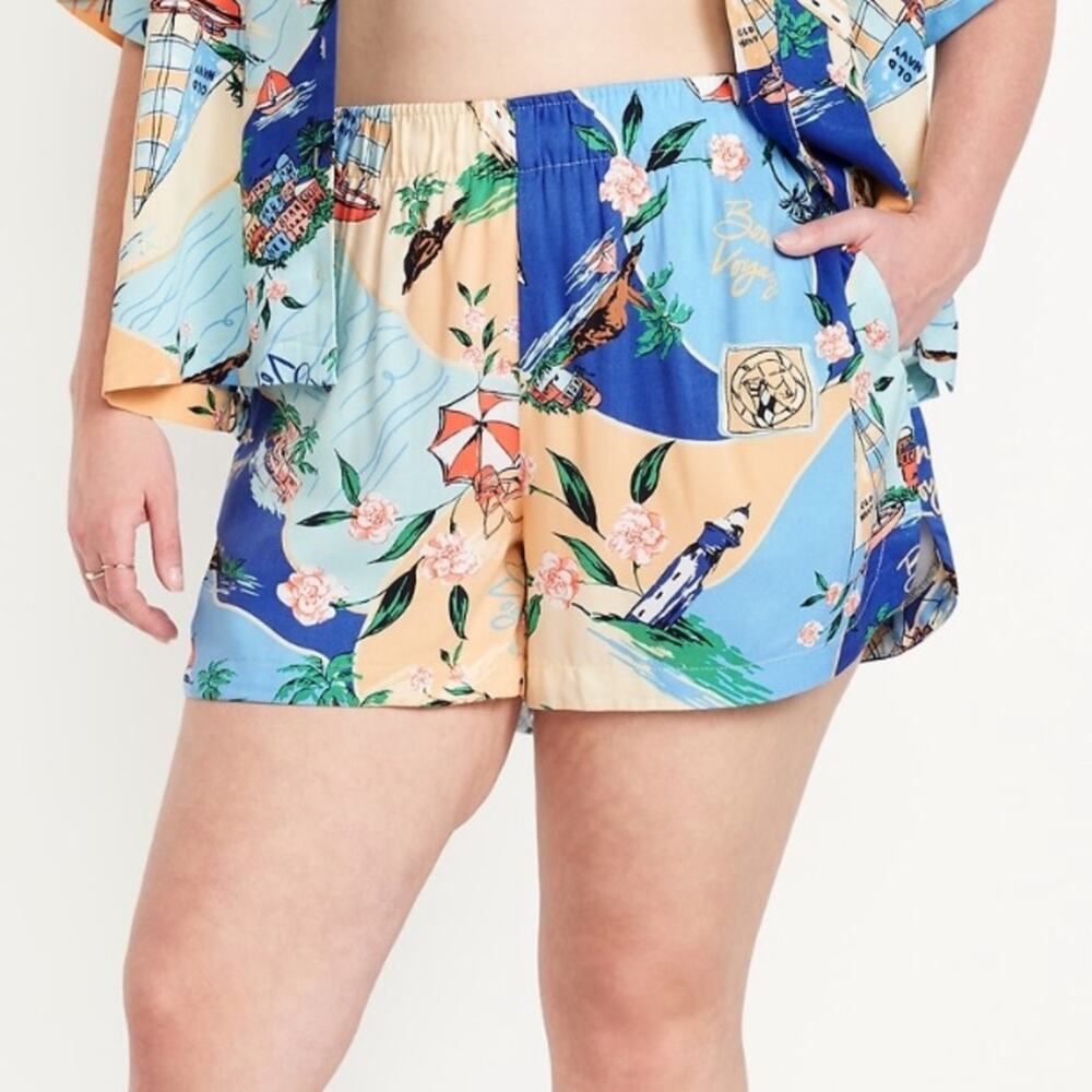 Old Navy beach scene High-Waisted Crinkle Gauze Shorts